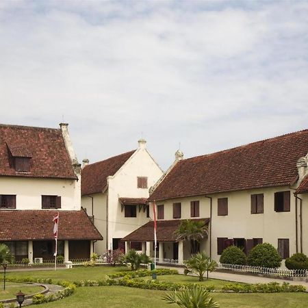Hotel Sutomo Makasar Zewnętrze zdjęcie
